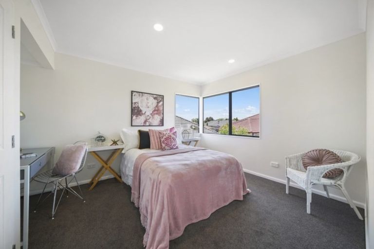 Photo of property in 1 Fencotie Place, Northpark, Auckland, 2013