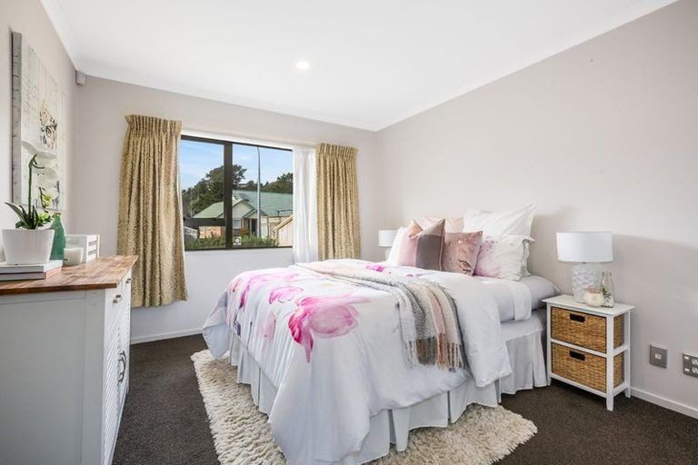Photo of property in 39 Apple Terrace, Ranui, Porirua, 5024