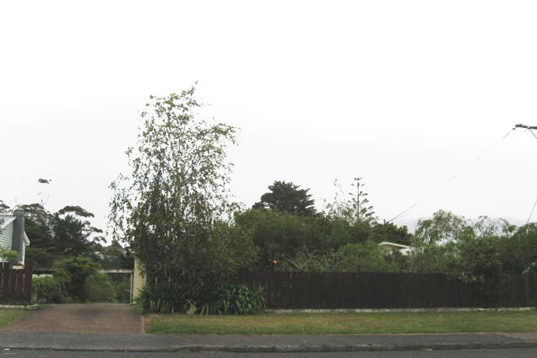 Photo of property in 41 Awaroa Road, Sunnyvale, Auckland, 0612