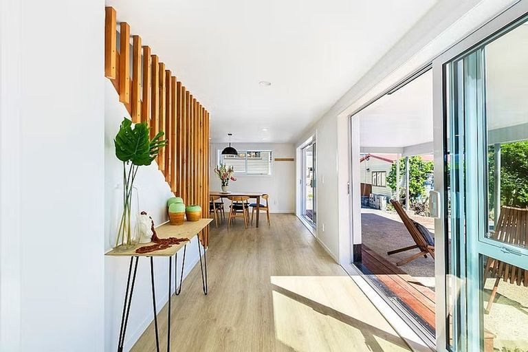 Photo of property in 6 Alston Avenue, Kelston, Auckland, 0602