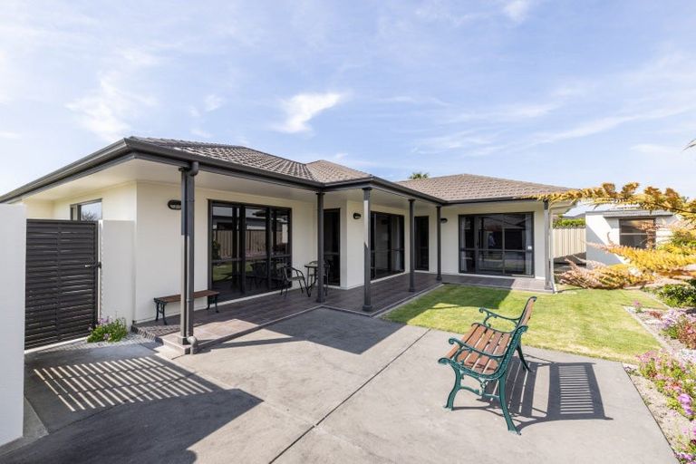 Photo of property in 12 Merlot Drive, Greenmeadows, Napier, 4112