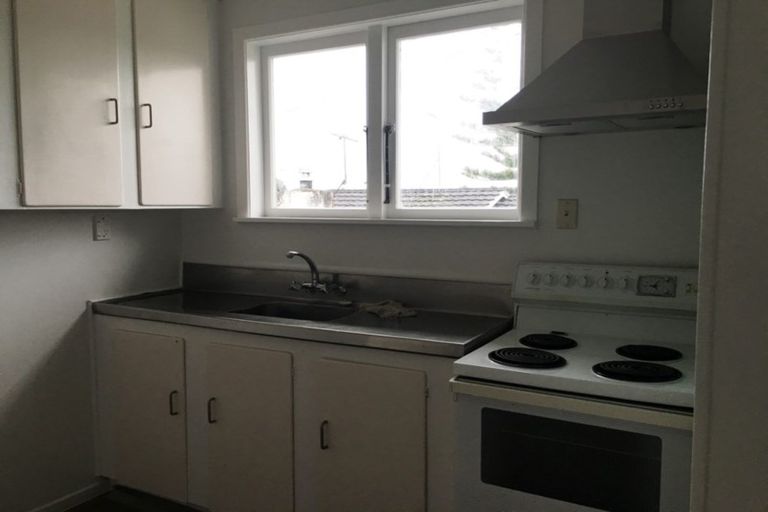 Photo of property in 23 Sheridan Drive, New Lynn, Auckland, 0600