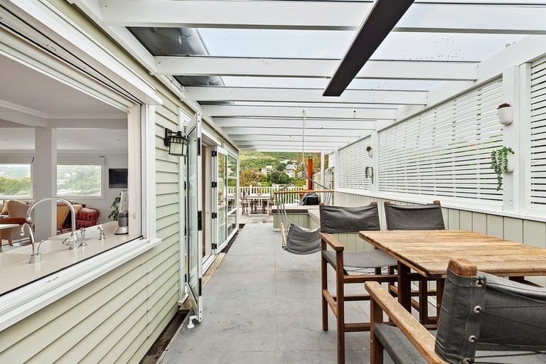Photo of property in 90 Melbourne Road, Island Bay, Wellington, 6023
