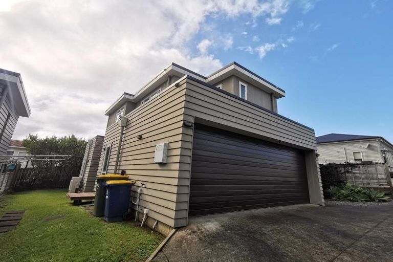 Photo of property in 2/78 Birkenhead Avenue, Birkenhead, Auckland, 0626