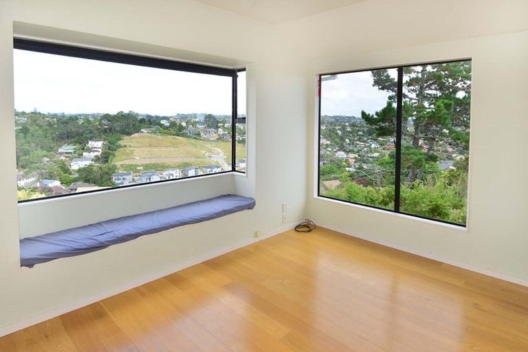 Photo of property in 2/81 Knights Road, Rothesay Bay, Auckland, 0630