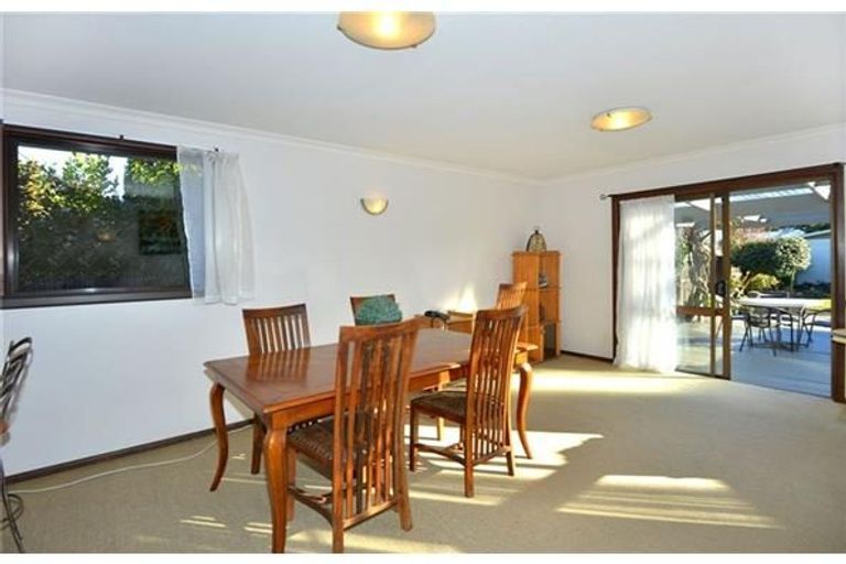 Photo of property in 73 Balrudry Street, Avonhead, Christchurch, 8042