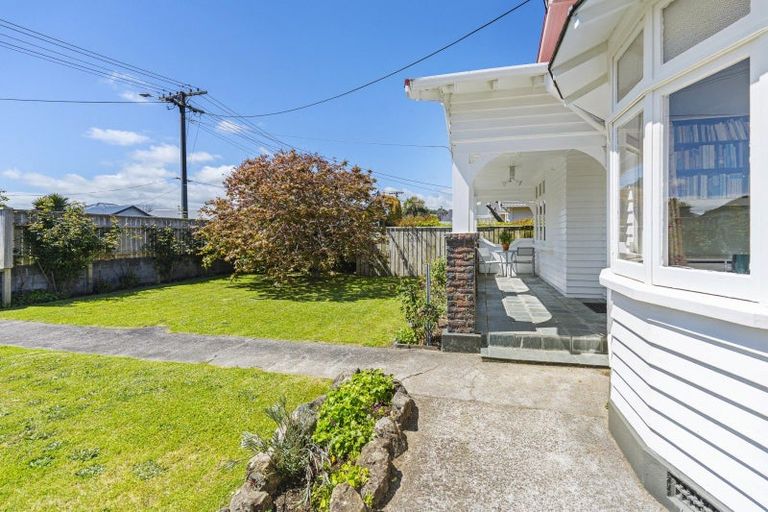 Photo of property in 6 French Street, Moturoa, New Plymouth, 4310