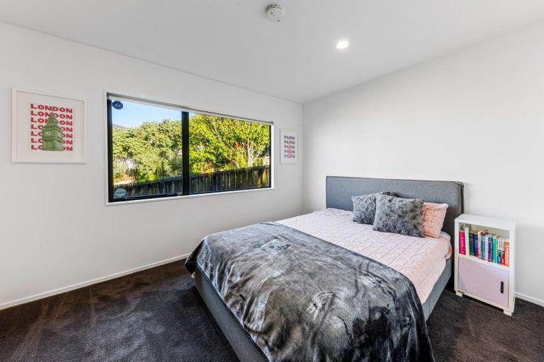 Photo of property in 184b Whangaparaoa Road, Red Beach, 0932
