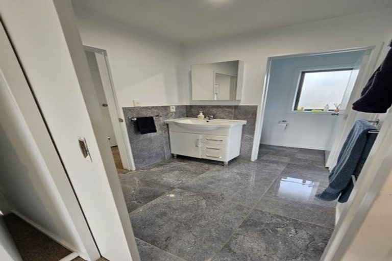 Photo of property in 24 Carillon Place, Massey, Auckland, 0614