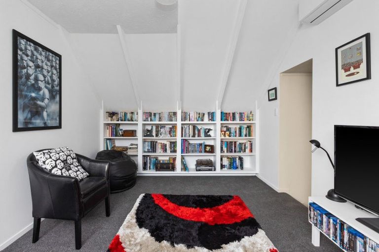 Photo of property in 15 Hornsey Road, Bluff Hill, Napier, 4110