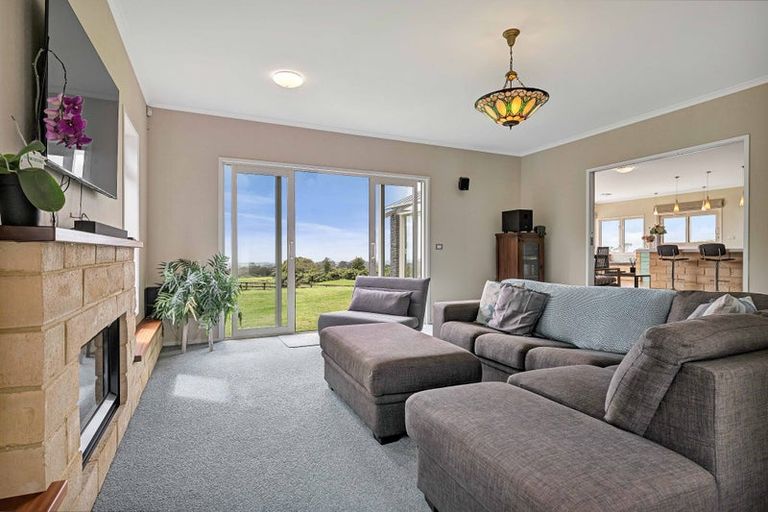 Photo of property in 40 Maunga Heights, Hurworth, New Plymouth, 4371