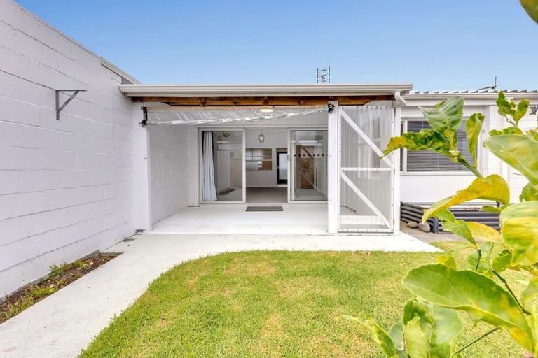 Photo of property in 2/20 Darnell Street, Fitzroy, New Plymouth, 4312