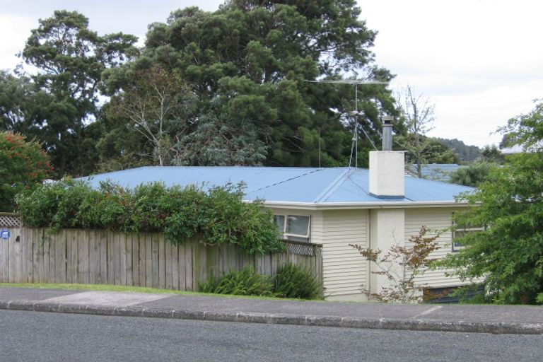 Photo of property in 79 Tramway Road, Beach Haven, Auckland, 0626