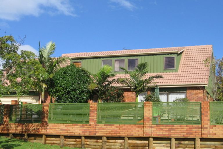Photo of property in 3 Clipper Place, Shelly Park, Auckland, 2014