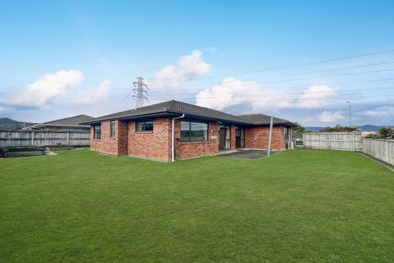 Photo of property in 22 Percy Kinsman Crescent, Riverstone Terraces, Upper Hutt, 5018