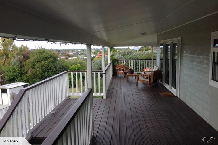 Photo of property in 18 Churchill Drive, Taradale, Napier, 4112