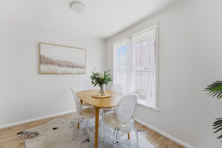 Photo of property in 19 Pukeori Street, Marfell, New Plymouth, 4310