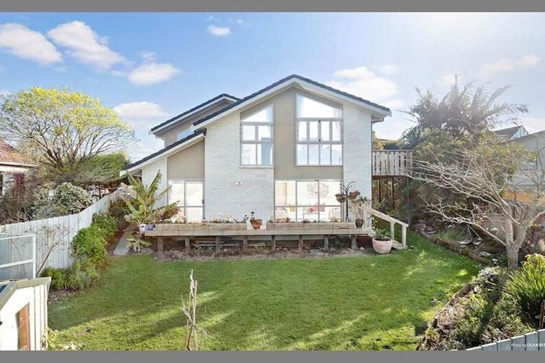 Photo of property in 1/30 Curacao Place, Half Moon Bay, Auckland, 2012