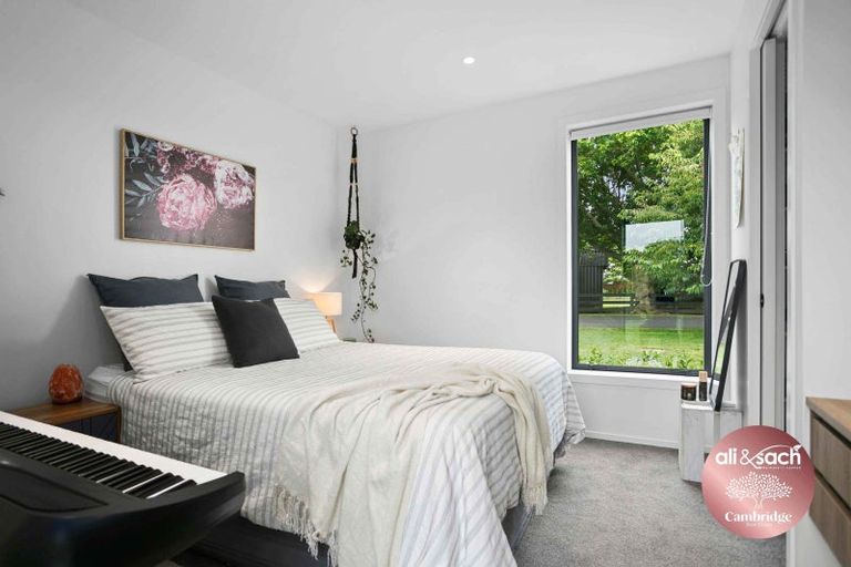 Photo of property in 1/45 Saint Kilda Road, Cambridge, 3434