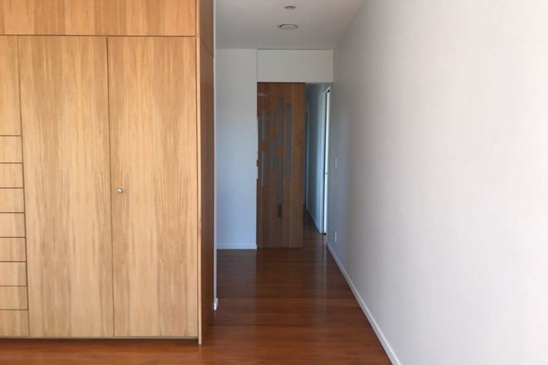 Photo of property in 42 Covil Avenue, Te Atatu South, Auckland, 0610