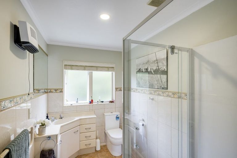 Photo of property in 76a Churchill Drive, Taradale, Napier, 4112