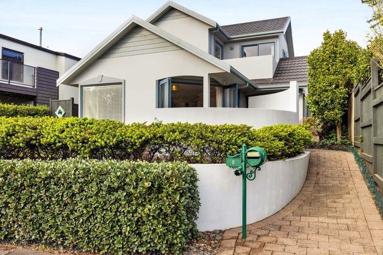 Photo of property in 2 Kawaroa Close, New Plymouth, 4310