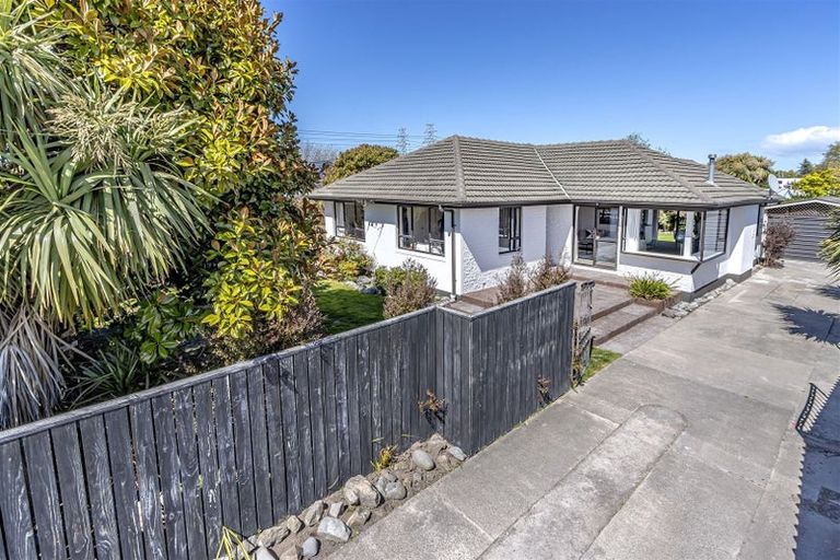 Photo of property in 33 Bethel Crescent, Bishopdale, Christchurch, 8053