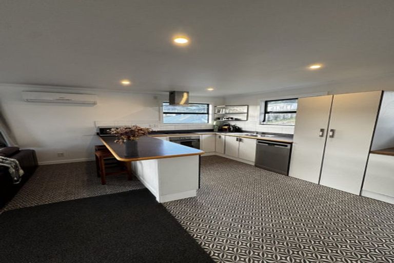 Photo of property in 2/5 Montgomery Street, Stokes Valley, Lower Hutt, 5019