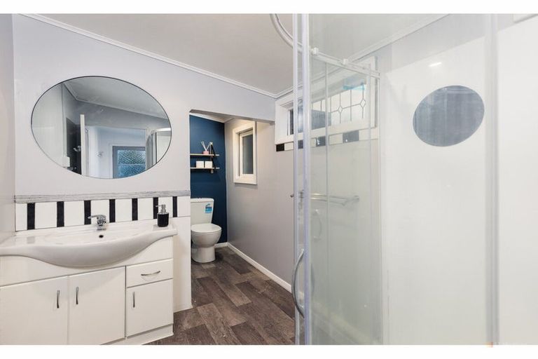 Photo of property in 12 Rhodes Street, Waimate, 7924