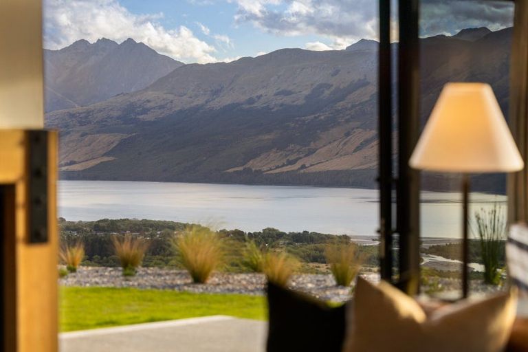 Photo of property in 136 Rosie Way, Glenorchy, 9372