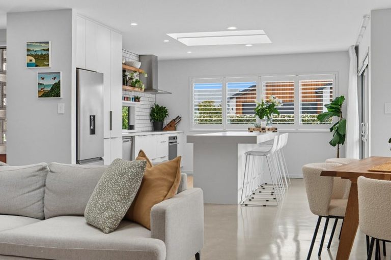 Photo of property in 6 Kahuparere Crescent, Pyes Pa, Tauranga, 3112