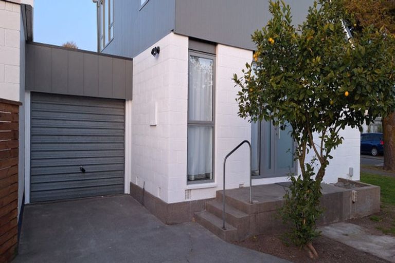 Photo of property in 1/33 Somerset Crescent, Spreydon, Christchurch, 8024