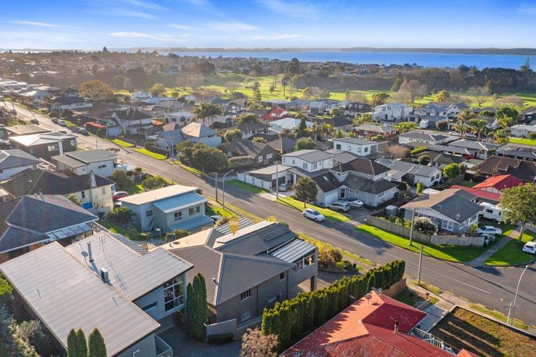 Photo of property in 39a Seaview Road, Otumoetai, Tauranga, 3110