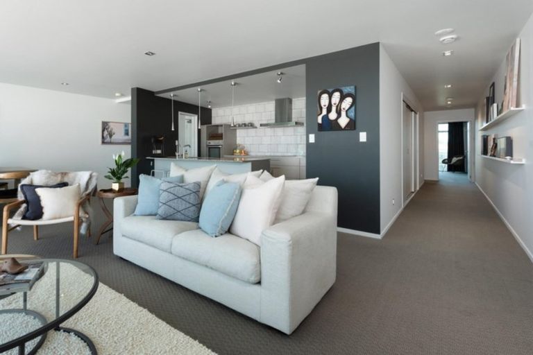 Photo of property in Palm Cove Apartments, 201/6 Tawa Street, Mount Maunganui, 3116