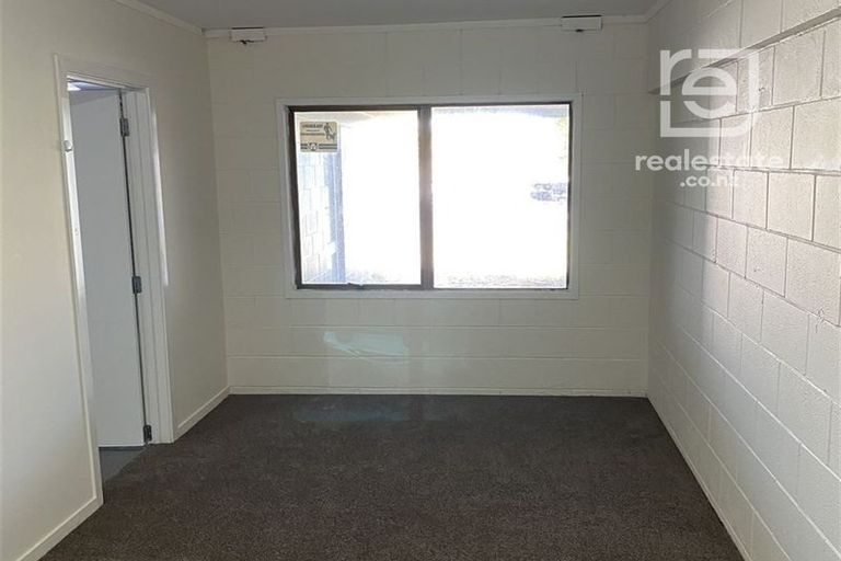 Photo of property in 68 Gossamer Drive, Pakuranga Heights, Auckland, 2010