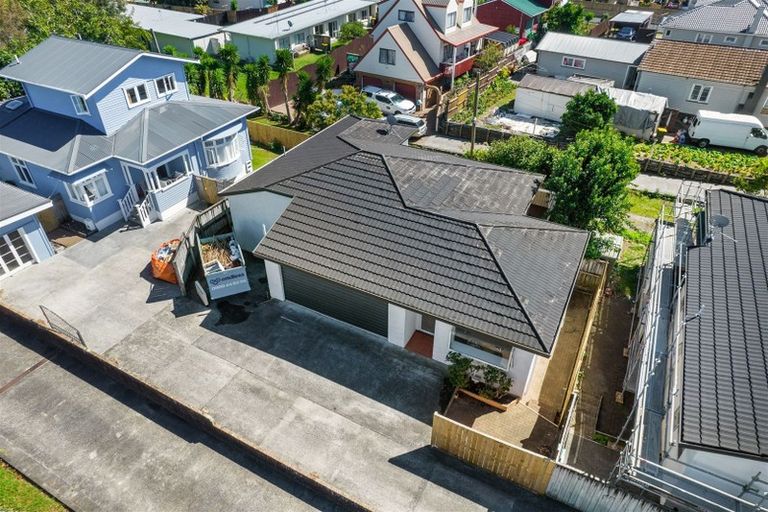 Photo of property in 2/29 Landscape Road, Papatoetoe, Auckland, 2025