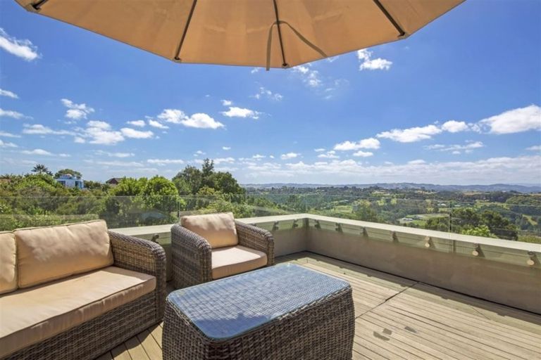Photo of property in 149 Point View Drive, East Tamaki Heights, Auckland, 2016