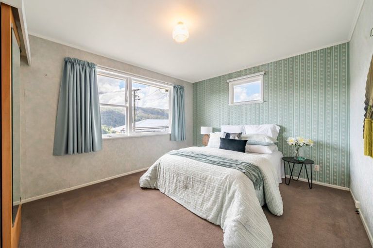 Photo of property in 75 Logie Street, Stokes Valley, Lower Hutt, 5019