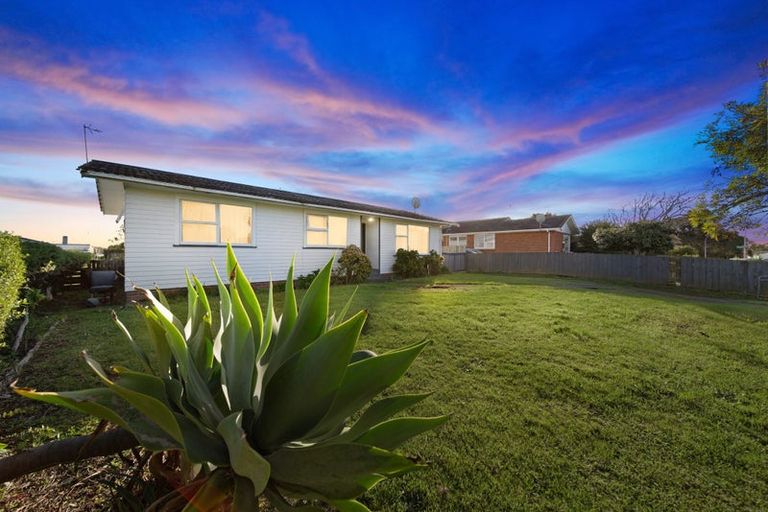 Photo of property in 24 Winsford Street, Manurewa, Auckland, 2102