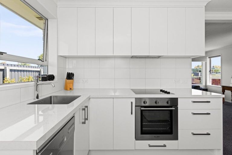 Photo of property in 1/508 Poplar Place, Akina, Hastings, 4122