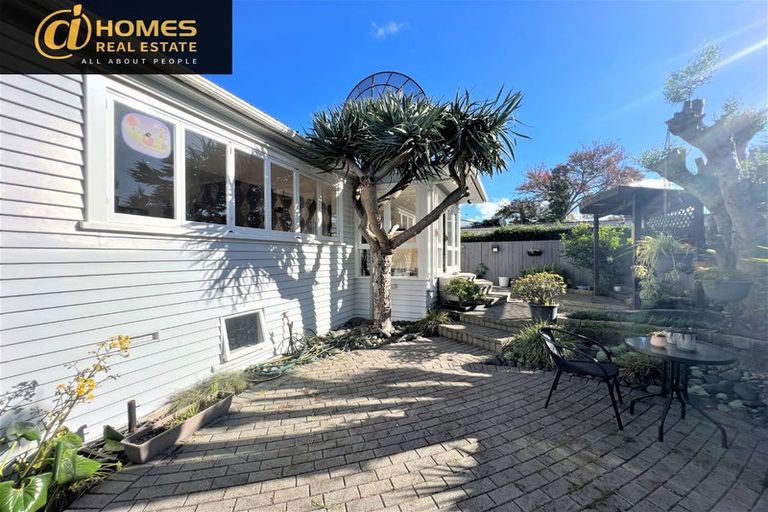 Photo of property in 1 Locarno Avenue, Sandringham, Auckland, 1025