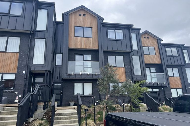 Photo of property in 7 Longshore Drive, Long Bay, Auckland, 0630