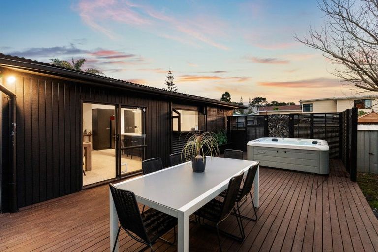 Photo of property in 1/23 Roys Road, Weymouth, Auckland, 2103