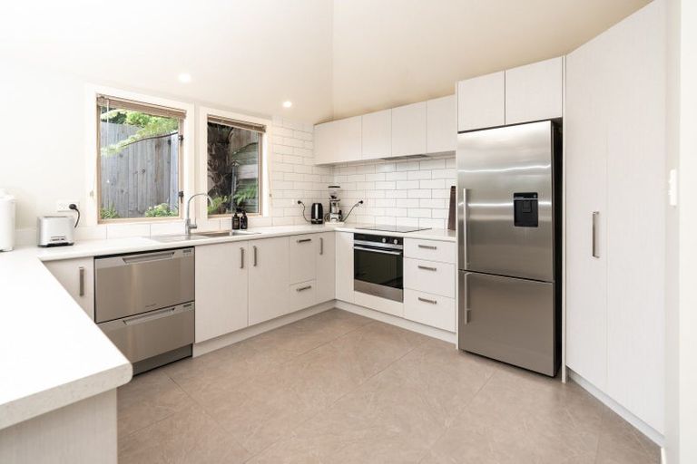 Photo of property in 23 Doris Gordon Crescent, Crofton Downs, Wellington, 6035