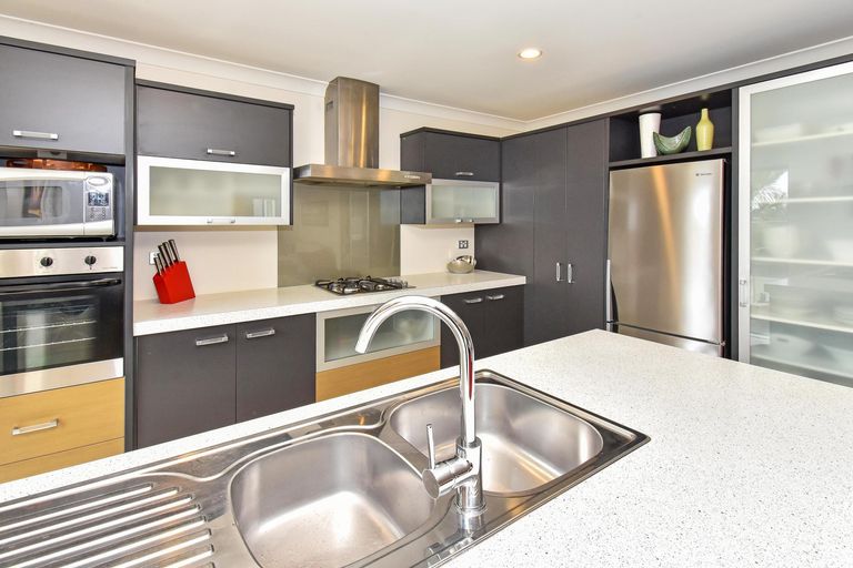 Photo of property in 17 Turnberry Drive, Wattle Downs, Auckland, 2103