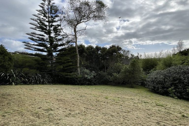 Photo of property in 295 Glenfield Road, Glenfield, Auckland, 0629