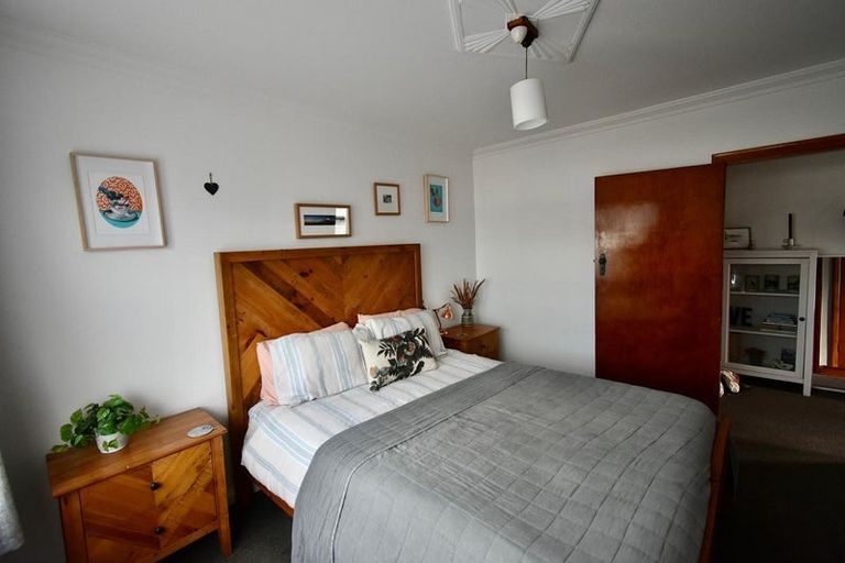 Photo of property in 120 Seaview Road, Westown, New Plymouth, 4310