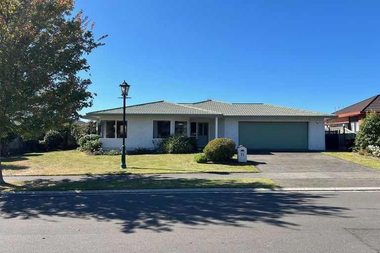 Photo of property in 11 Kingsgate Avenue, Havelock North, 4130