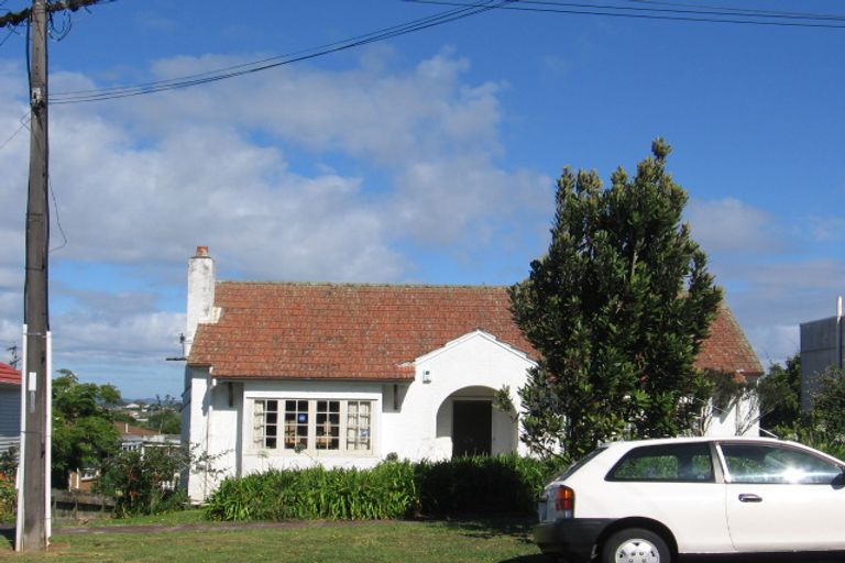 Photo of property in 5 Winstone Road, Mount Roskill, Auckland, 1041