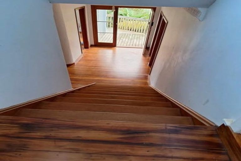 Photo of property in 39 Chaucer Road, Hospital Hill, Napier, 4110